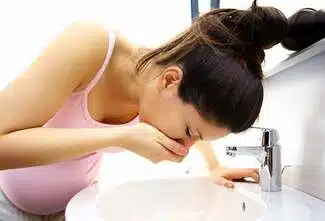 प्रेगनेंसी में उल्टी होने पर क्या खाना चाहिए: स्वस्थ और पोषकपूर्ण आहार टिप्स